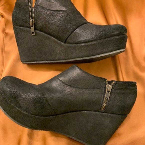 Cordiani Women's Faith Wedge - Picture 1 of 3